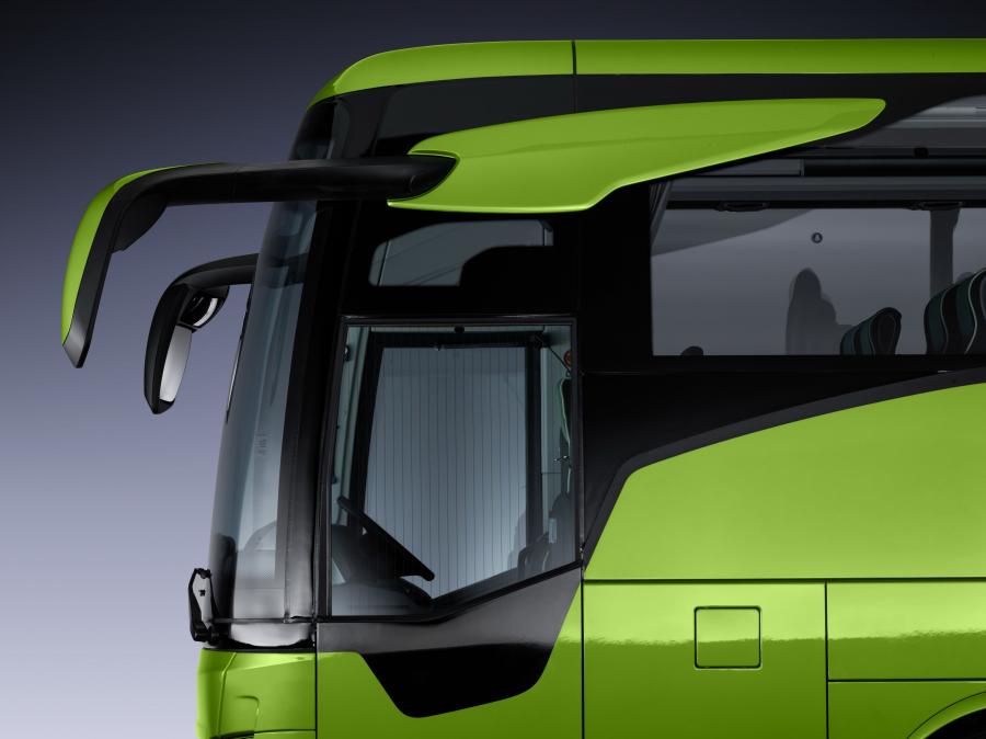 Детали экстерьера Mercedes-Benz Tourismo M/2 RHD 2017 года  (фото 2 из 34)